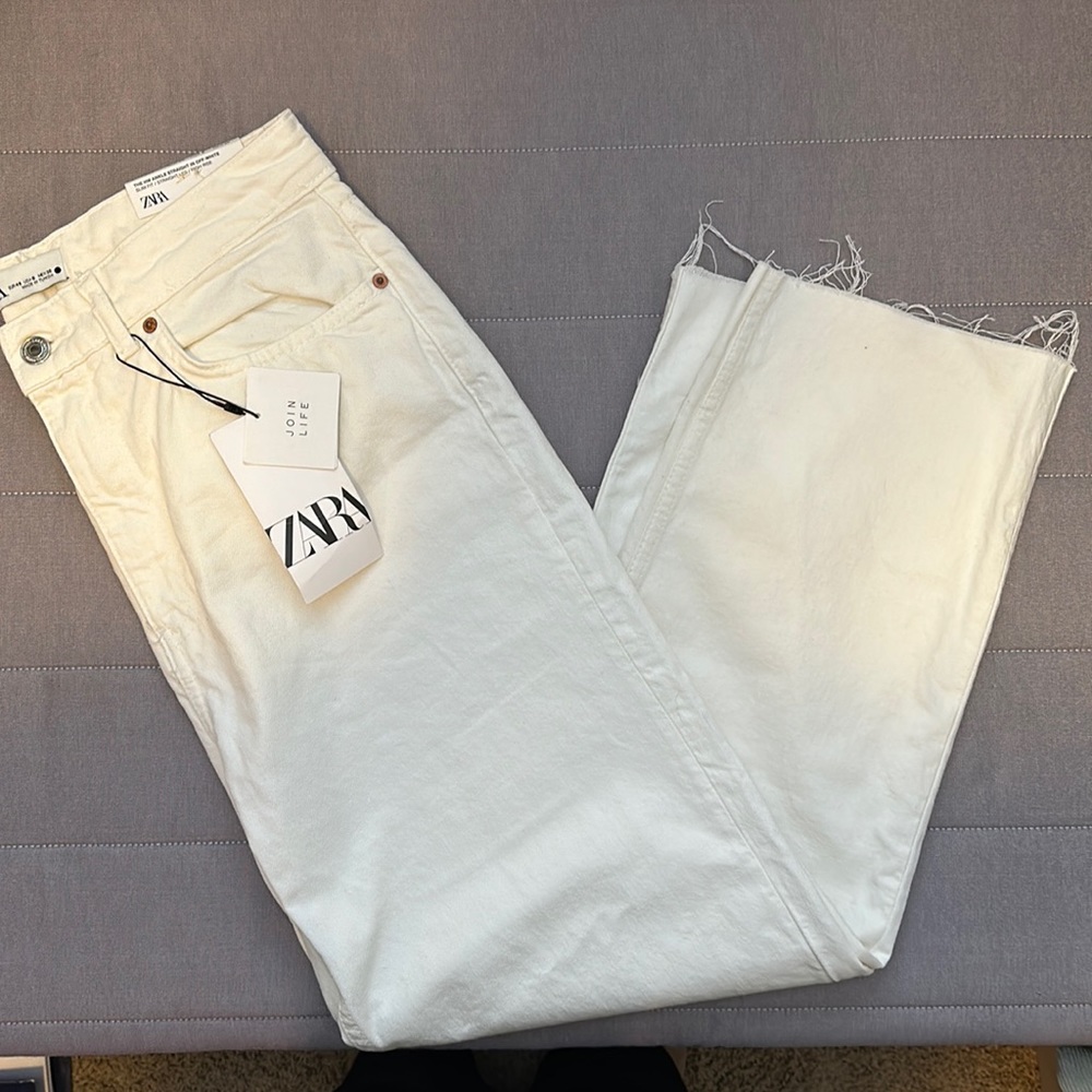 HW Ankle straight in off-white Zara jeans